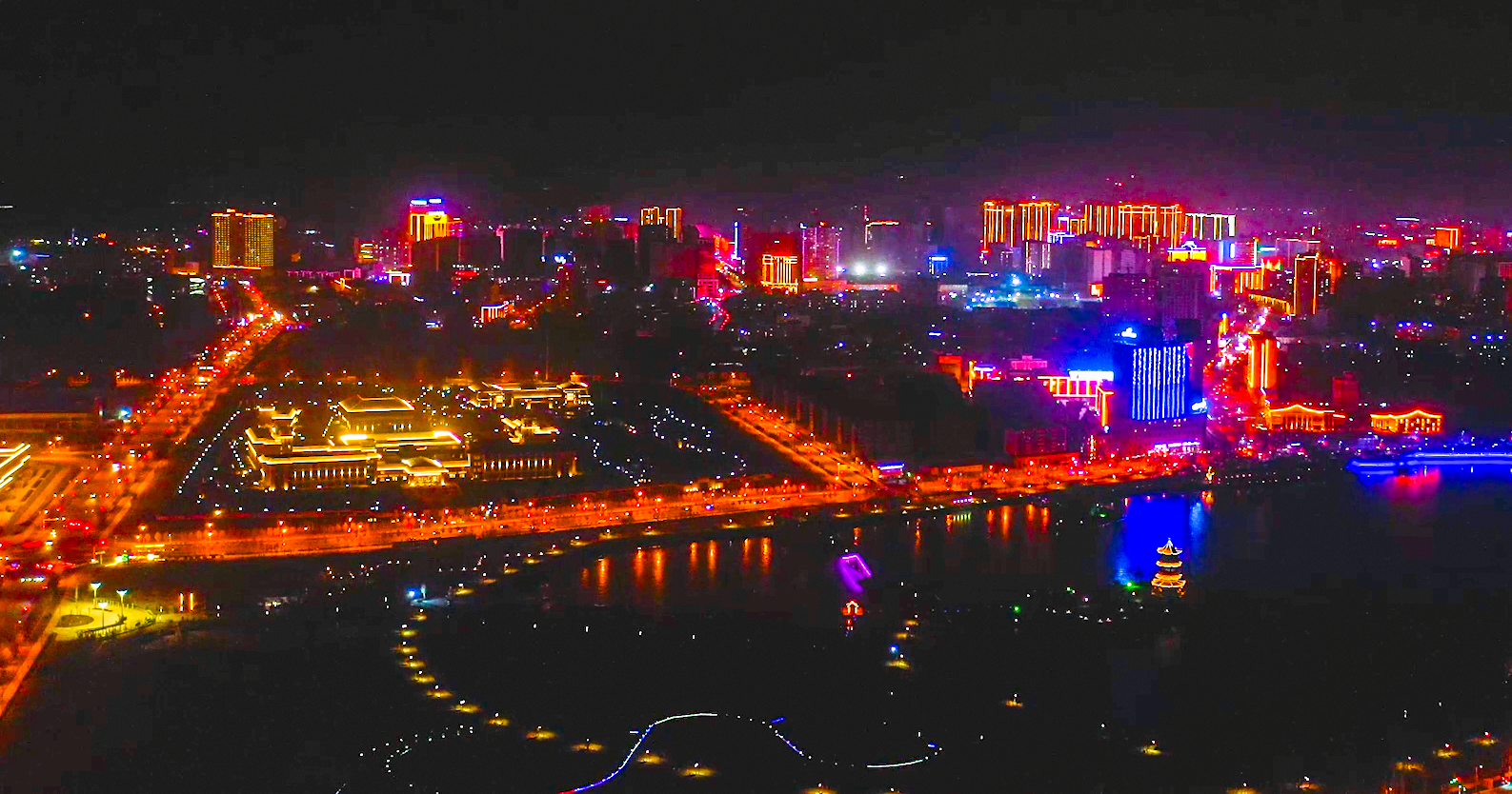 经济高质量发展和田市点燃夜经济激发文旅新活力