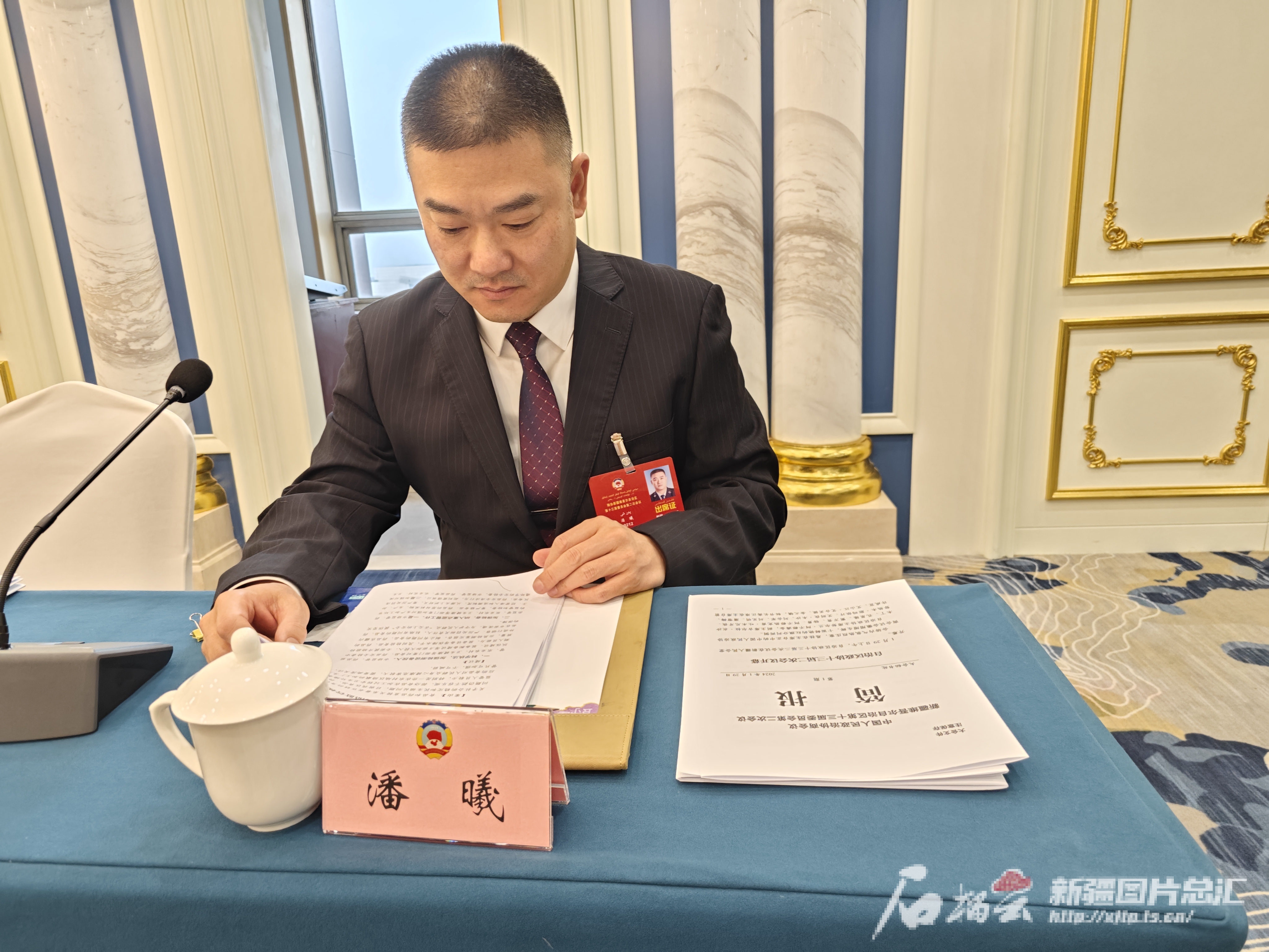 灼见丨潘曦委员加快新疆城市停车场建设增加停车泊位供给