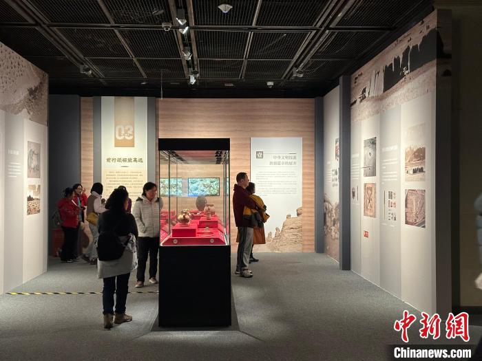 从新疆考古中读懂多元一体载瞻载止新疆考古百年文物展在京举行