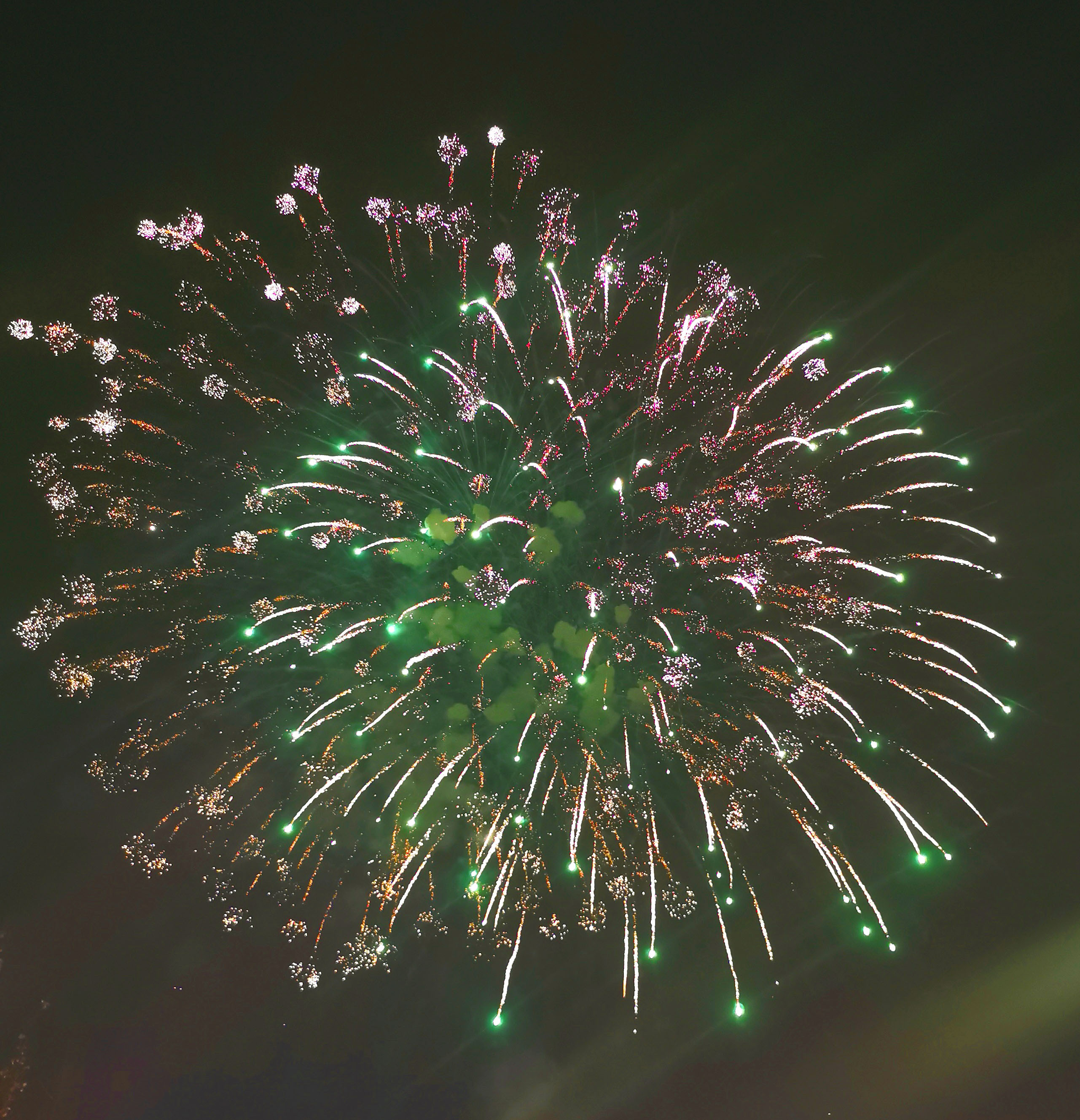 高昌区举办焰火燃放展演活动