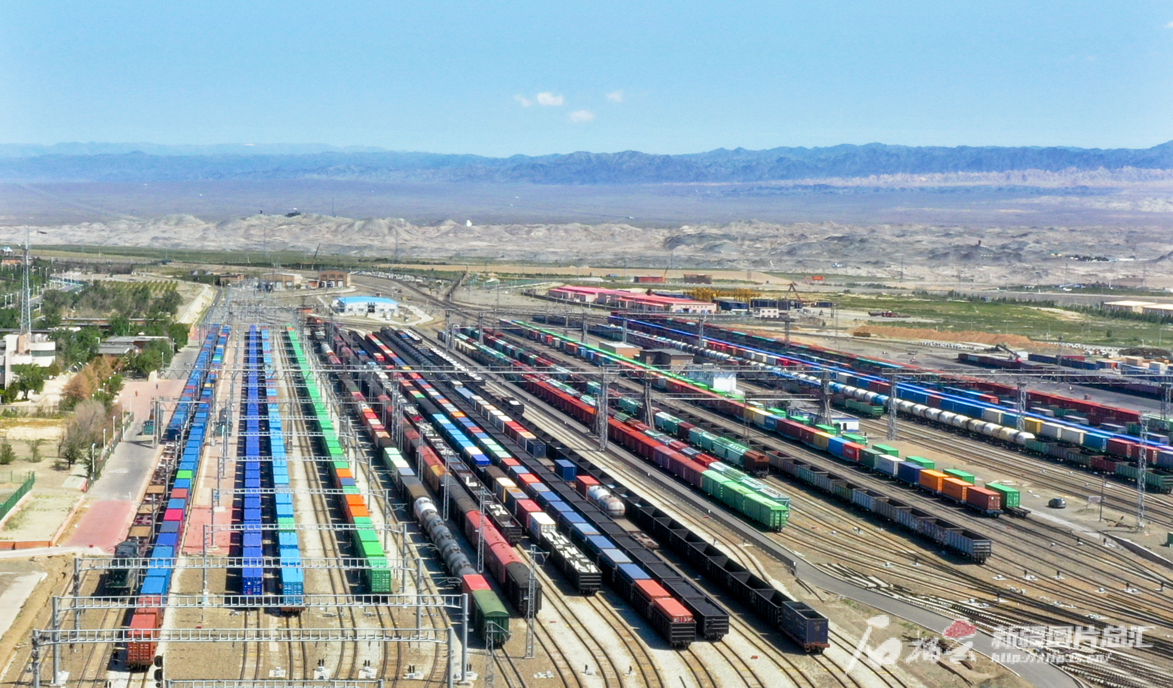 创历史新高2023年阿拉山口口岸进出口货运量同比增长108