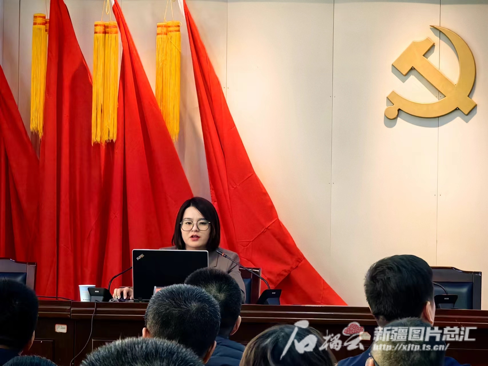 学习贯彻全国两会精神丨马亚楠代表为打造黄金乳都而拼搏